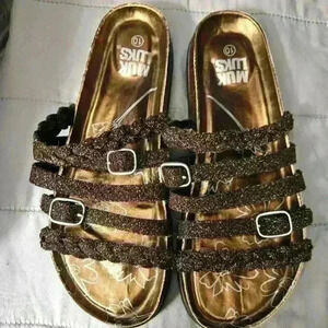 Muk Luks Glittery Brown strappy sandals. Size 10.